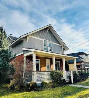 Exterior - Relaxing Escape with Balcony Views and BBQ (Fernie)