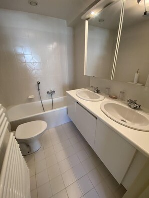 Apartment | Badezimmer