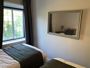 5 bedrooms