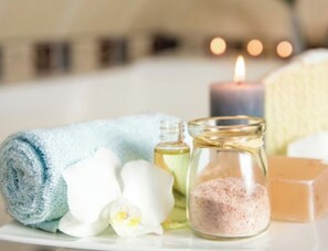 Ducha, secador de pelo, bidé y toallas