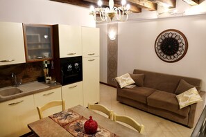 Smart TV, books - SUITE HAVEN IN VENICE WITH PRIVATE SPA (Venezia)