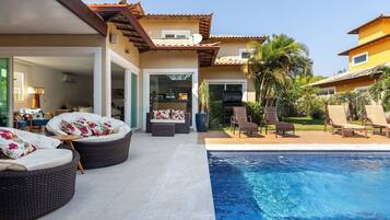 Basic Villa | Kolam renang | Kolam renang tertutup