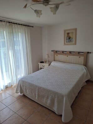 1 chambre, fer et planche à repasser, Wi-Fi