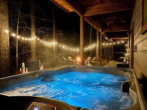 Terrace/patio - New Family Cabin/Foosball/Hot Tub/Fire Pit/Fireplace/50+ Classic Game Console (Broken Bow)