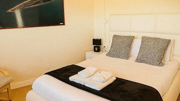 3 bedrooms, iron/ironing board, WiFi