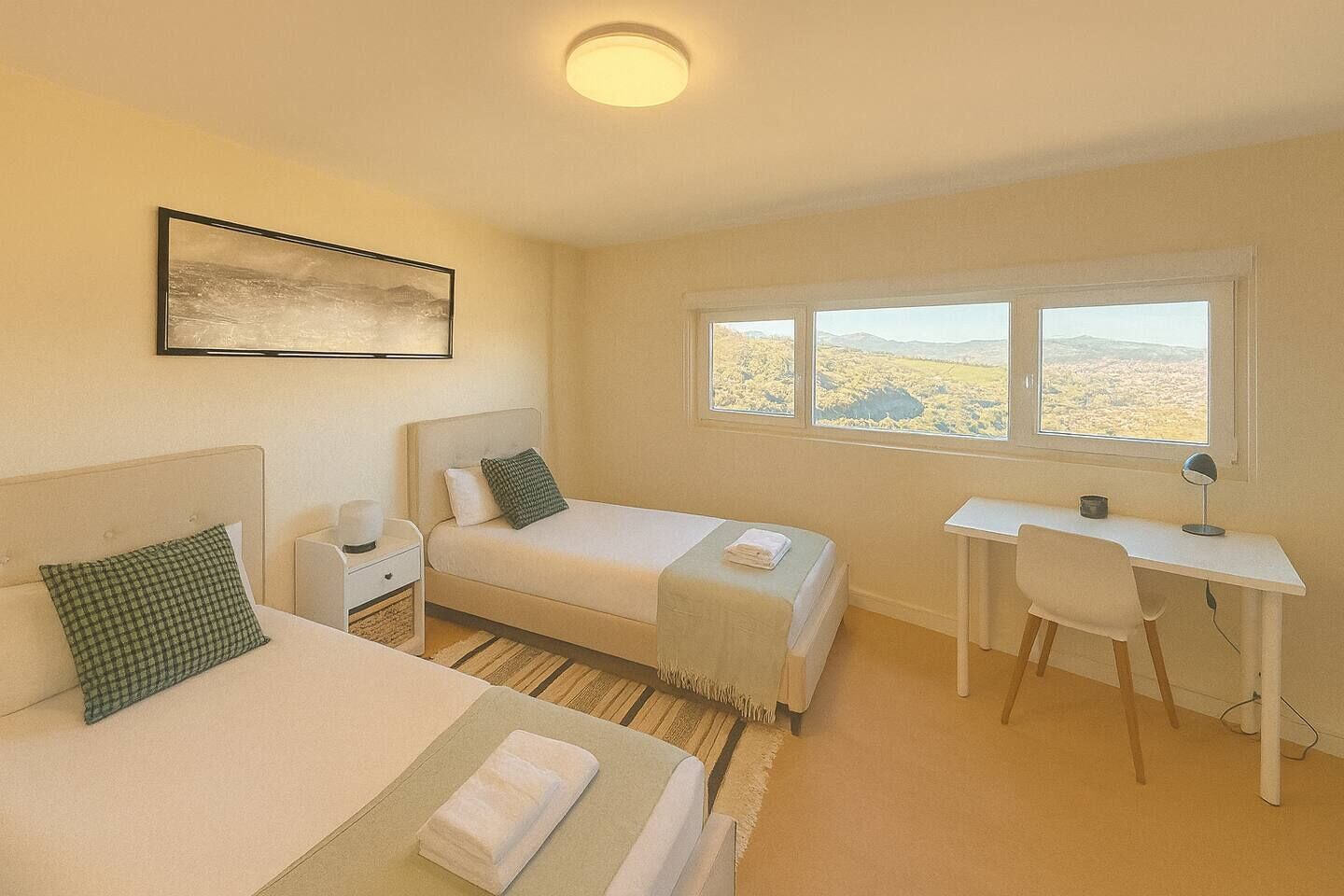 3 chambres, fer et planche à repasser, Wi-Fi gratuit, draps fournis