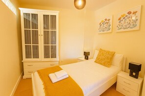 3 室のベッドルーム、アイロン / �アイロン台、WiFi