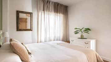 2 bedrooms, iron/ironing board, WiFi (free), bed sheets