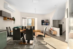 Dining - Beachfront Bliss – 3BR Sea View Retreat (Netanya)