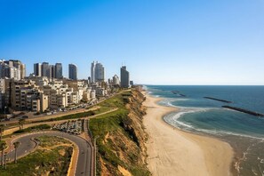 Beach - Beachfront Bliss – 3BR Sea View Retreat (Netanya)