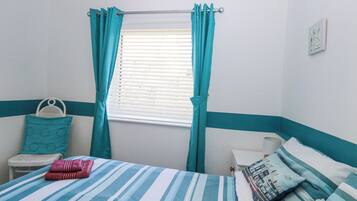 2 bedrooms, individually decorated, individually furnished