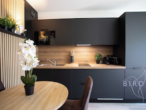 Kühlschrank, Mikrowelle, Geschirrspüler