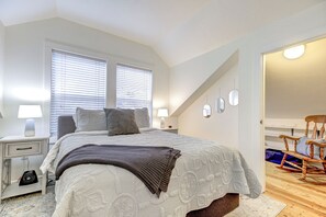3 habitaciones, tabla de planchar con plancha y cuna de viaje