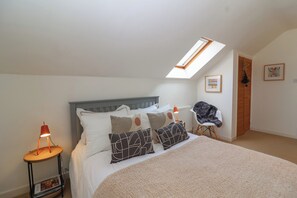 1 bedroom, individually decorated, individually furnished, free WiFi - Priory Barn Apartment (Street)