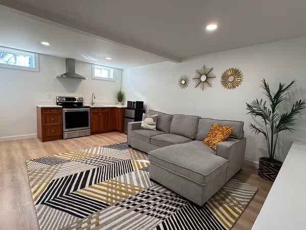 Smart TV - Newly Finished Guest Haven in Woburn (Woburn)