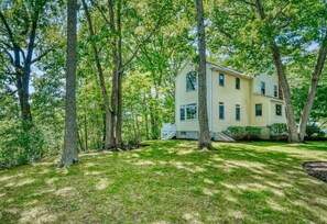 Exterior - Newly Finished Guest Haven in Woburn (Woburn)
