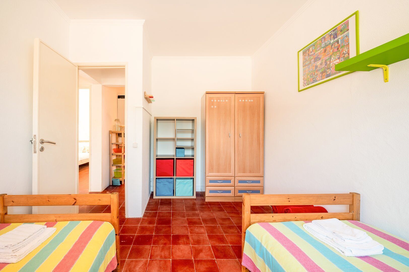 3 makuuhuonetta, silitysrauta/-lauta, internet, vuodevaatteet