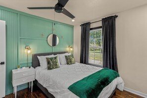 4 bedrooms, desk, iron/ironing board, travel cot