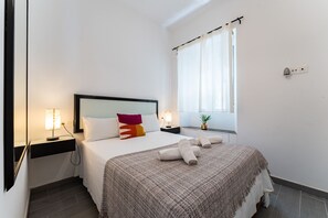 1 bedroom, iron/ironing board - MalagaSuite Capitan Huelin (Málaga)