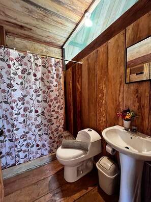 Bathroom - Pura Chata Ecolodge (San Juan Bautista)