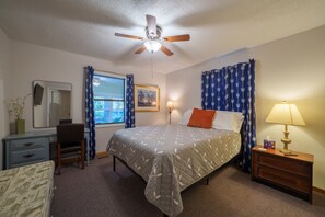 2 bedrooms, desk, iron/ironing board, free WiFi