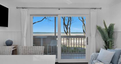 Newly Renovated Beachfront Villa with Ocean Views