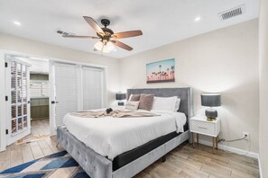 4 habitaciones, escritorio, tabla de planchar con plancha y wifi gratis 