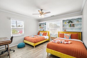 4 habitaciones, escritorio, tabla de planchar con plancha y wifi gratis