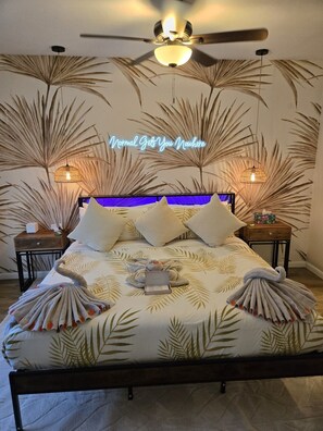 4 bedrooms, desk, iron/ironing board, WiFi (free)