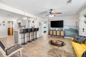 Smart TV, fireplace, stereo