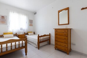 3 habitaciones, tabla de planchar con plancha y wifi gratis