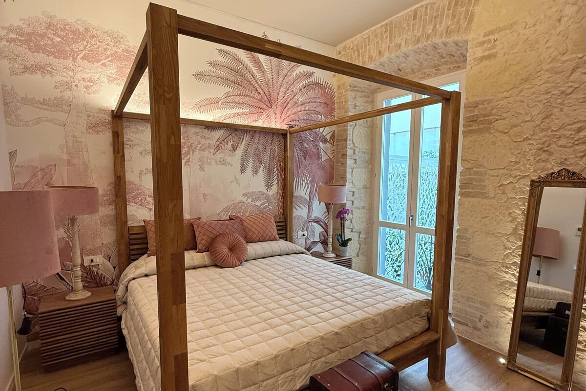 ห้  องลักซ์ชัวรี่ดับเบิล, ห้องน้ำส่วนตัว, ติดสวน | ตู้นิรภัยในห้องพัก, โต๊ะทำงาน, ผ้าม่านกันแสง, ห้องเก็บเสียง