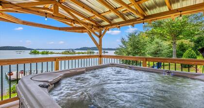 Lakefront Oasis- Steps to Water- Private Boat Ramp