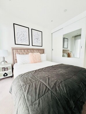 Iron/ironing board, free WiFi, bed sheets