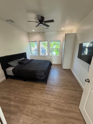 3 Schlafzimmer, Bügeleisen/Bügelbrett, WLAN, Bettwäsche