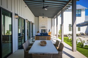Outdoor dining