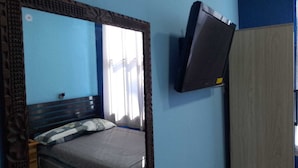 Unclassified image, 3 of 29, button - Comfortable Home (San Salvador)