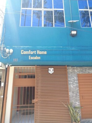 Front of property - Comfortable Home (San Salvador)