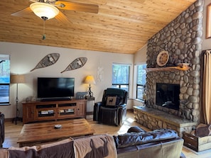 Smart TV, fireplace, computer monitors