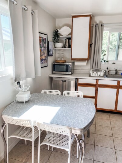 House on Bay, dogs, kids, kitchen, great location