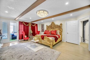 4 habitaciones, caja de seguridad en la habitación y escritorio 