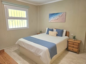 2 chambres, fer et planche à repasser, lit de bébé portatif, Wi-Fi