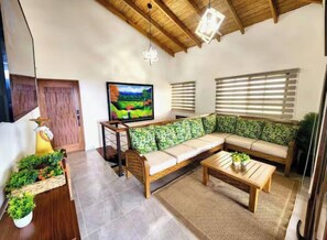 Smart TV - Villa Paz I el cupey, games, swimming pool and jacuzzi (Cupey)