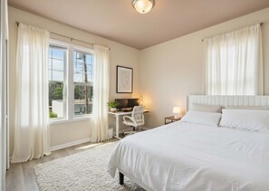 5 bedrooms, iron/ironing board, WiFi, bed sheets