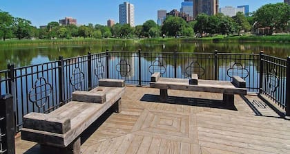 Modern Spacious 5 Bed 4 Bath Home Near Downtown