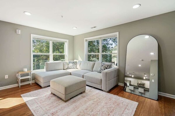 Smart TV, video games, offices, computer monitors - Elegant 1BR/1.5BA Room in Shared Home w/ Walk-in Closet & Rooftop (Minneapolis)