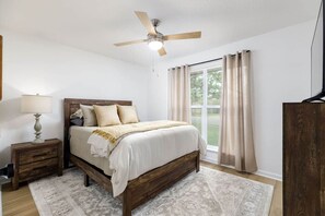 3 bedrooms, iron/ironing board, free WiFi, bed sheets