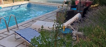 Character house with swimming pool in the heart of nature - South Aveyron