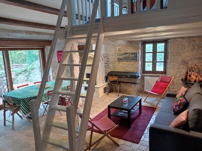 Character house with swimming pool in the heart of nature - South Aveyron