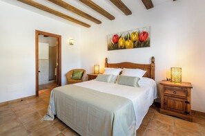 3 bedrooms, iron/ironing board, free WiFi, bed sheets - New! Villa Sa Paissa Romero I (Ibiza)